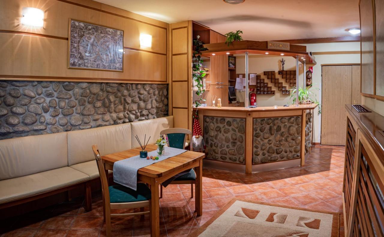 Horsky Hotel Totem Jaraba ภายนอก รูปภาพ